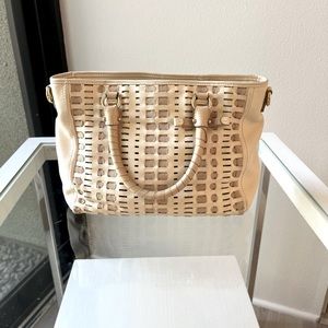 Bally Tote